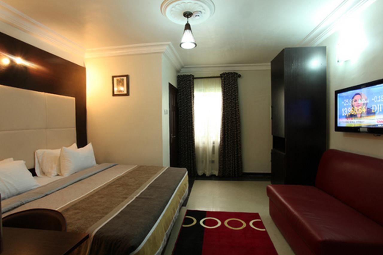 Prince Of Anthony 1960 Hotel Лагос Екстериор снимка