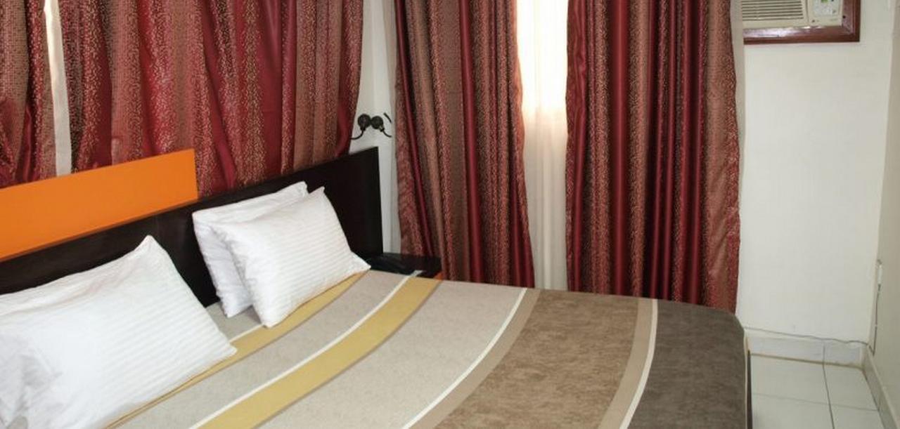 Prince Of Anthony 1960 Hotel Лагос Екстериор снимка